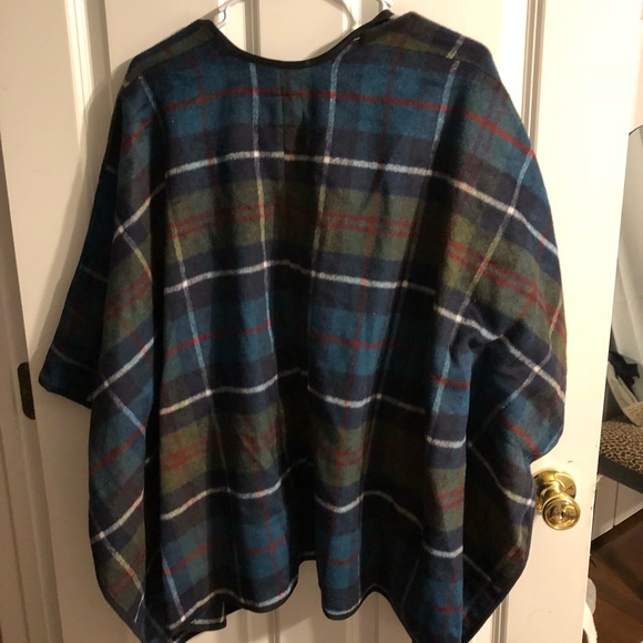 Super soft plaid oversized poncho - Picture 3 of 3
